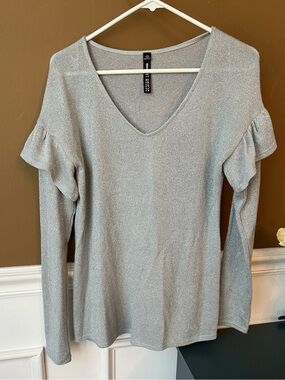Design Lab Lord & Taylor Silver V-Neck Ruffle Sleeve Sweater Lightweight Shimmer